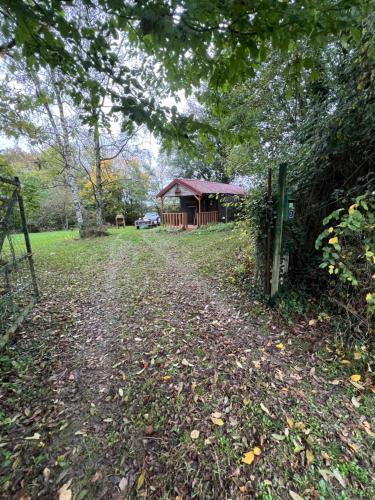 Κήπος έξω από το Mon chalet dans le Perche