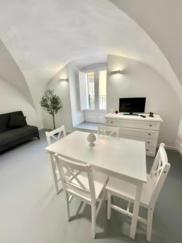 White Dome Retriet photo 6