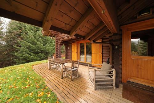 Taman di luar Chalet Le Petit Pré