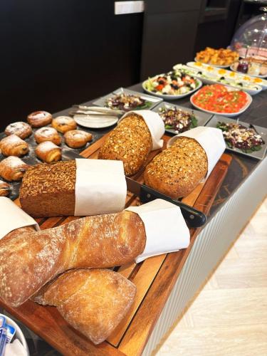 Mad på lejlighedshotellet eller i nærheden