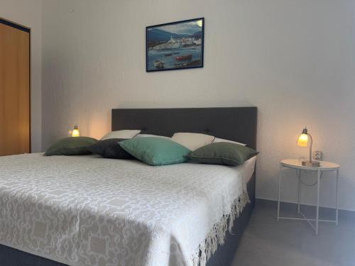 Room Maro