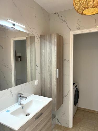 Beautiful studio with parking place Massena