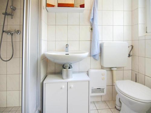 Koupelna v ubytování Appartementhaus Kathrin, Wieck am Darß