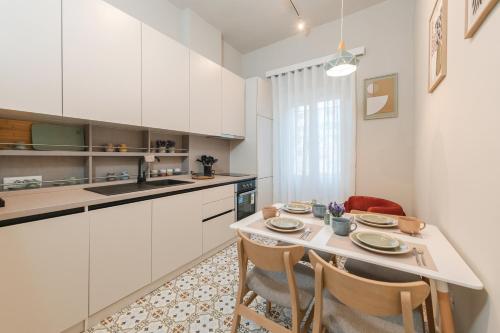 Downtown Tirana Apartment Delux Shallvaret