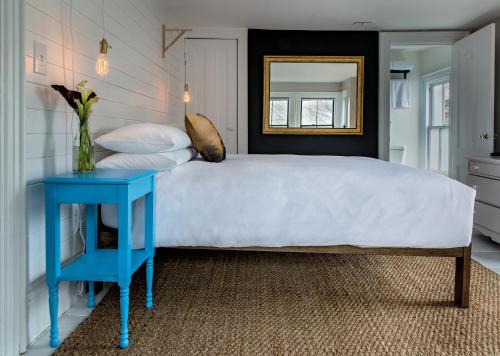 En eller flere senge i et værelse på The Waterford Inn