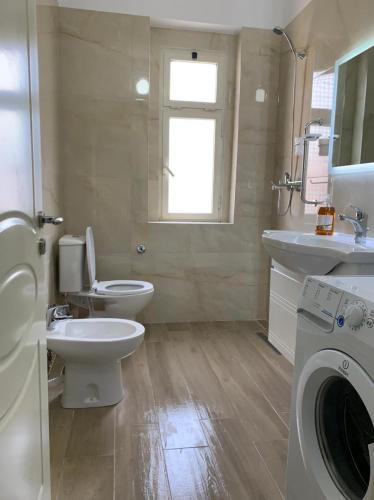 Vannituba majutusasutuses Double room with shared bathroom