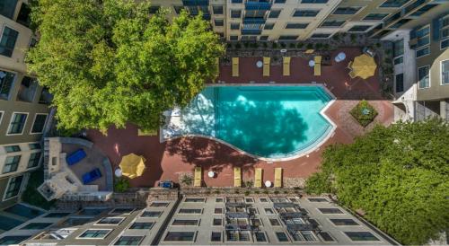 an overhead view of a swimming pool in a building at Monthier Downtown RI1S1U1 in Austin