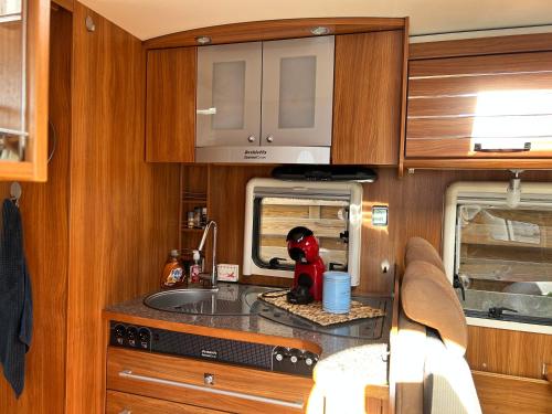 Afbeelding uit fotogalerij van Terrain de loisirs en plein centre de Lièvin camping car in Liévin