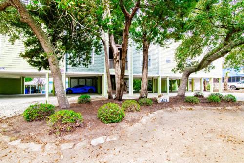 Blue Wave Retreat in Heart of Myrtle Beach photo 40