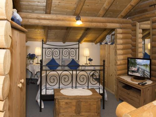 Cabin in Seefeld near Ski Slopes & Mountains photo 2