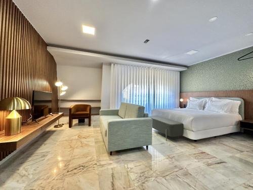 Bright apartment near Bolhao metro station