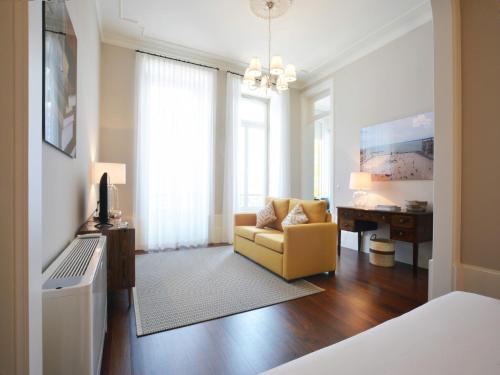 Spacious city apartment with modern amenities