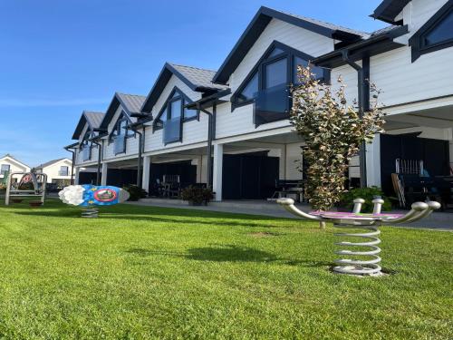 Holiday homes near the beach, sauna, jacuzzi