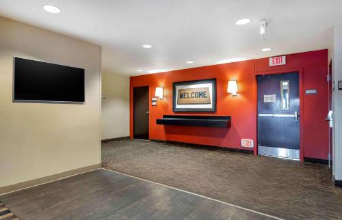 Телевизор и/или развлекательный центр в Extended Stay America Suites - Chicago - Midway
