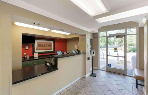 Kuchyň nebo kuchyňský kout v ubytování Extended Stay America Suites - Sacramento - South Natomas
