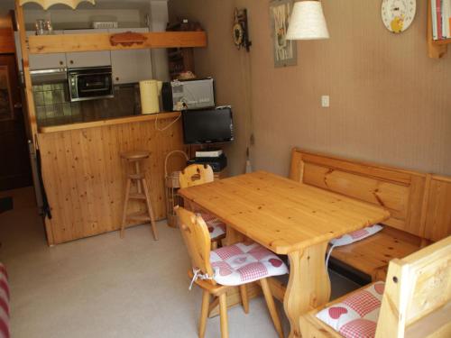 Apartment in Linga with mountain views