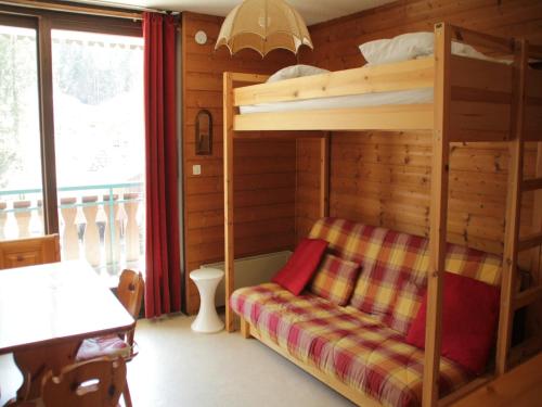 Apartment in Linga with mountain views