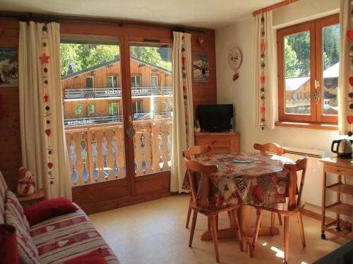 Apartment Perthuis in Chatel
