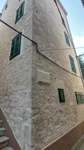 Seaside holiday house Sibenik - 23990