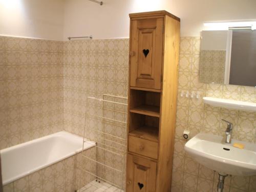 Apartment for 4 people with pool