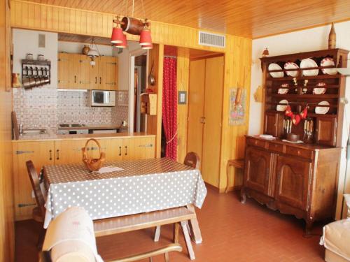 Apartment with private garage in Chatel