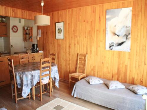Apartment with balcony in Chatel
