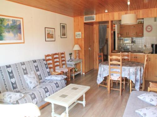 Apartment with balcony in Chatel