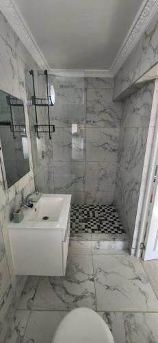 Un baño de Allview Selfcatering Apartments Jacobsbaai