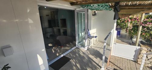 Un balcón o terraza de Allview Selfcatering Apartments Jacobsbaai