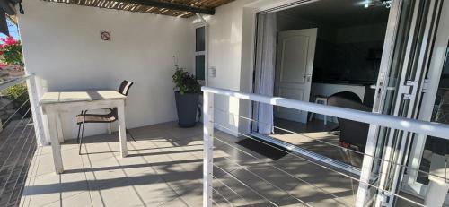 Un balcón o terraza de Allview Selfcatering Apartments Jacobsbaai