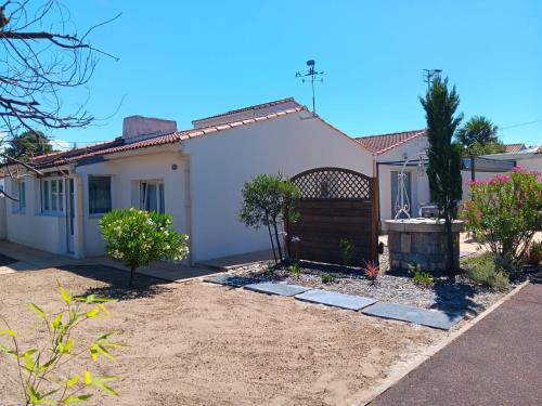 Villa familiale avec terrasse près plage - FR-1-476-149
