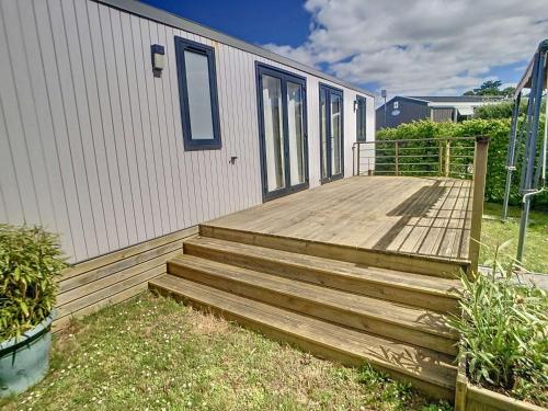 Mobil-home Grand Confort 6p, 3 Ch, Terrasse, 200m Plage, Piscine, Fitness, Parking, Wifi Inclus - FR-1-361A-29