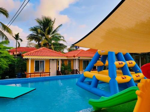 Bazén v ubytování Pooma Resort nebo v jeho okolí