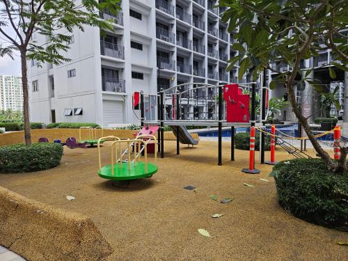 Ο χώρος παιχνιδιού για παιδιά στο Soleil Suite 10 mins to SM Moa, Pasay - 2 beds