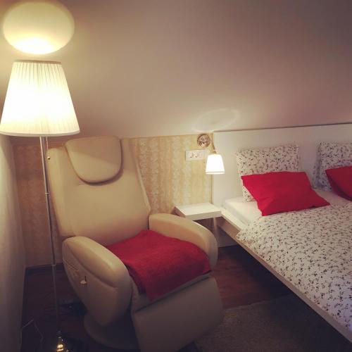 Ένα ή περισσότερα κρεβάτια σε δωμάτιο στο Hotel SAMARIN Črnomelj
