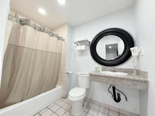 Koupelna v ubytování Uptown Inn