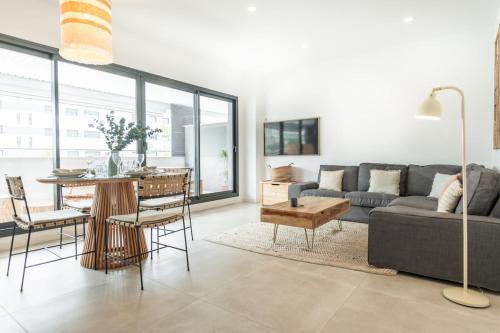 Beachside escape with parking and pool REMS