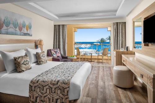 Beach Albatros The Club - Aqua Park — Sea view