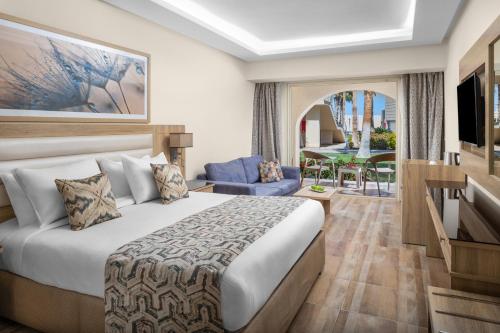 Beach Albatros The Club - Aqua Park — Garden view
