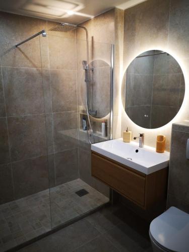 Appartement cosy sur la French Riviera I Climatisation I 2 minutes des plages I Parking gratuit