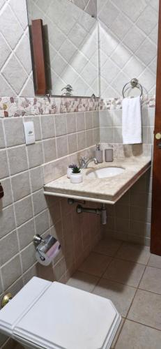 Et badeværelse på Encanto da Lagoa