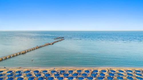 Albatros Makadi Resort - 24 HRS All Inclusive — Beach