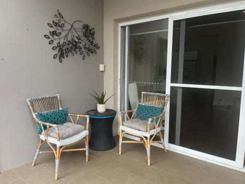 Imagen de la galería de Rooms in a shared house next to a scenic and lively beach, en Sídney