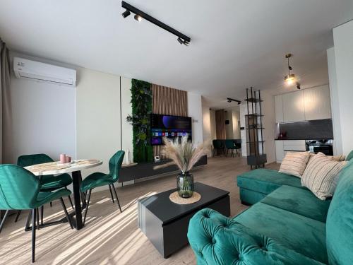 Khu vực ghế ngồi tại Luxury Avanera Towers Apartments Parking included