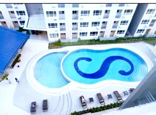 Πισίνα στο ή κοντά στο Cozy Suites 2BR Condotel in Davao City Near airport, Sasa wharf going to samal, SMX SM lanang