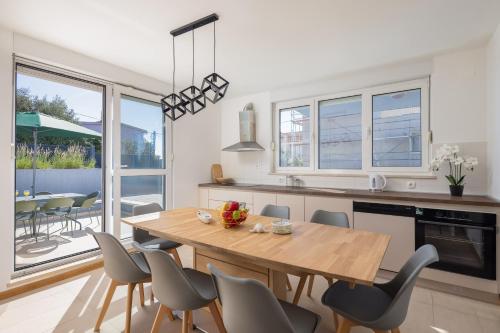 Lasta Suite Apartment - Private parking x2