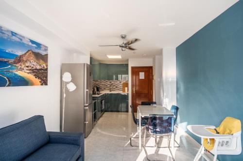 Modern 1 bed apartment, minutes from the beach