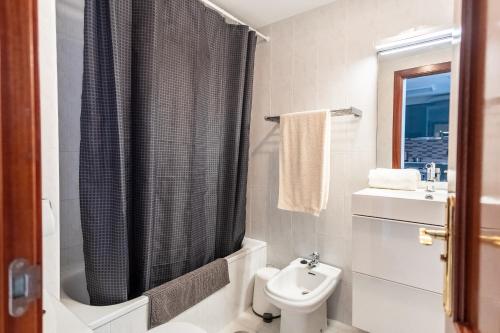 Modern 1 bed apartment, minutes from the beach