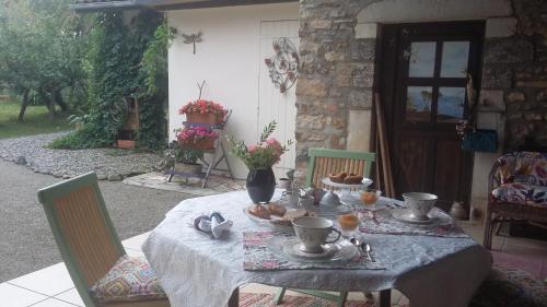 Κήπος έξω από το Maison d'Hôtes Léchémia