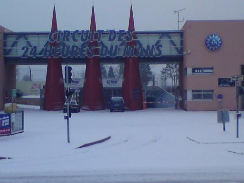 places 24 heure du mans plus logement